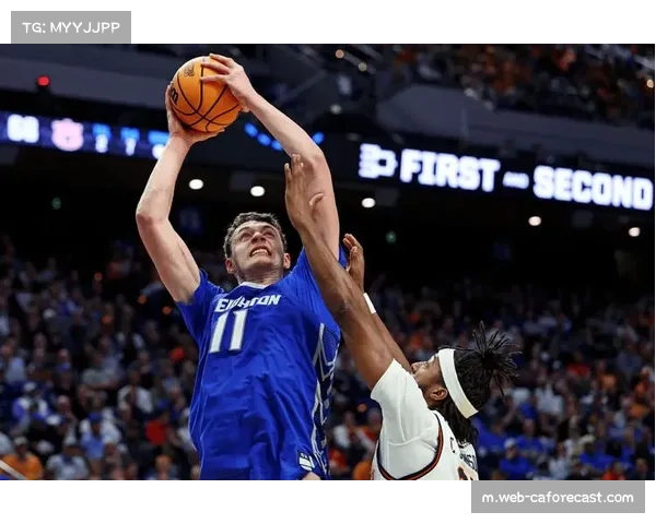 布克关键时刻命中制胜三分 太阳进攻体系依赖其持球投射能力