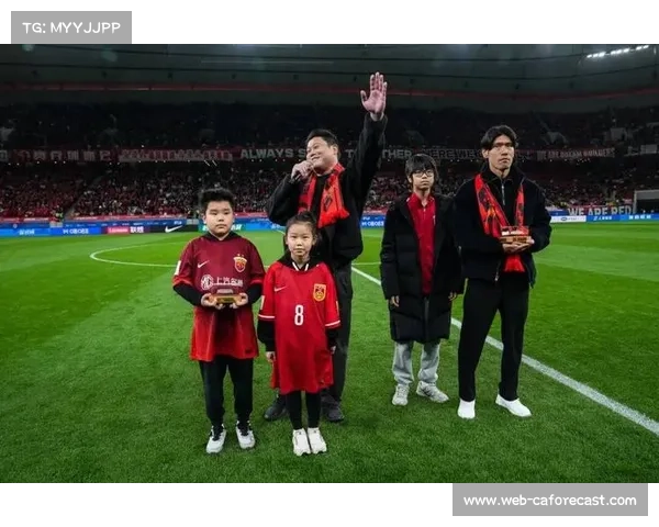 上海海港两粒进球被吹引争议，VAR未介入判罚成赛后焦点话题